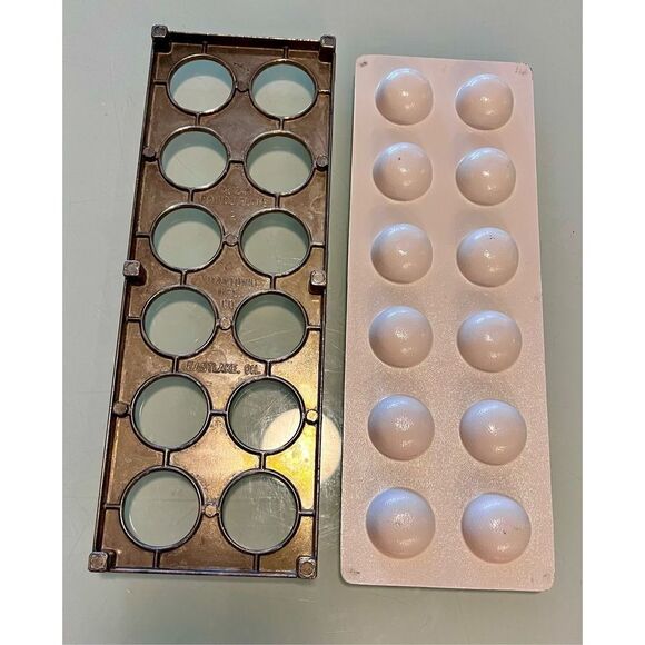 VTG Ravioli Plate #512-A Vitantonio Mfg. Co Eastlake OH Sturdy Vtg Ravioli Press - Picture 2 of 8